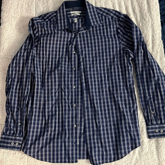 Dress shirt 3 in lot - Picture 3 of 9